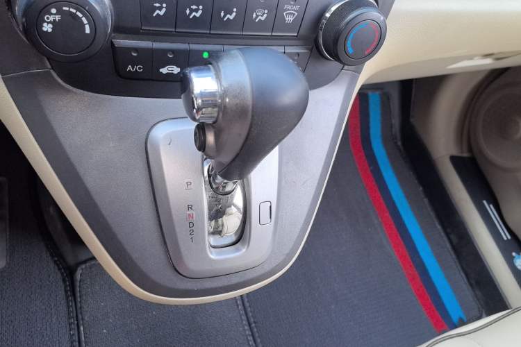 Used Honda CR-V 2010 2.0L Automatic Four-Wheel Drive Classic Edition Gear Lever
