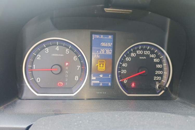 Used Honda CR-V 2010 2.0L automatic two-wheel drive urban version Instrument Cluster