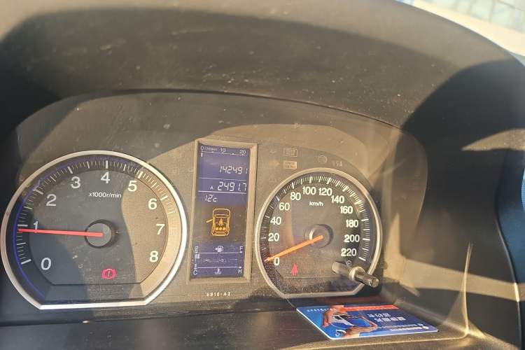 Used Honda CR-V 2010 2.0L manual two-wheel drive urban version Odometer Close Up