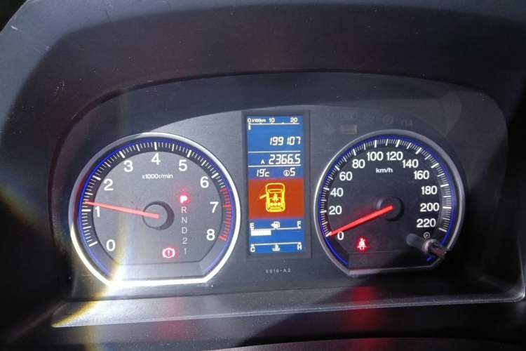 Used Honda CR-V 2010 2.0L Automatic Four-Wheel Drive Classic Edition Odometer Close Up