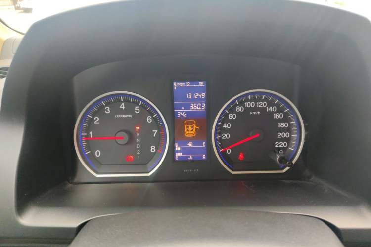Used Honda CR-V 2010 2.0L automatic two-wheel drive urban version Odometer Close Up