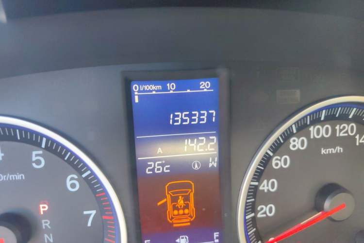 Used Honda CR-V 2010 2.4L Automatic Four-Wheel Drive Prestige Edition Odometer Close Up