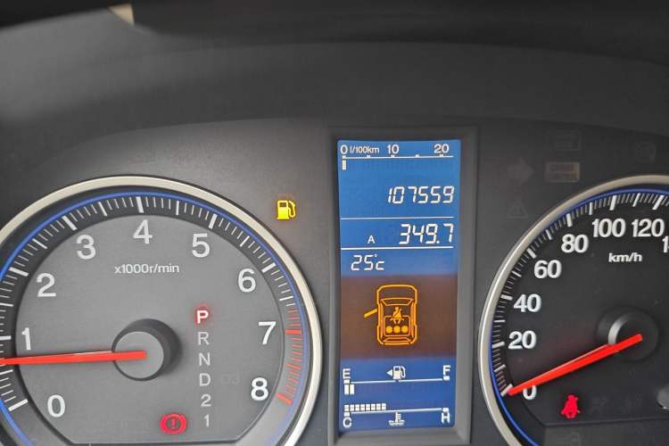Used Honda CR-V 2010 2.0L Automatic Four-Wheel Drive Classic Edition Odometer Close Up