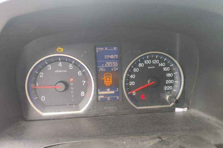 Used Honda CR-V 2010 2.4L automatic four-wheel drive luxury version Odometer Close Up
