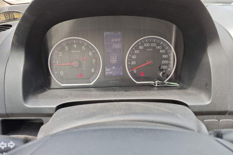 Used Honda CR-V 2010 2.0L Automatic Four-Wheel Drive Classic Edition Odometer Close Up