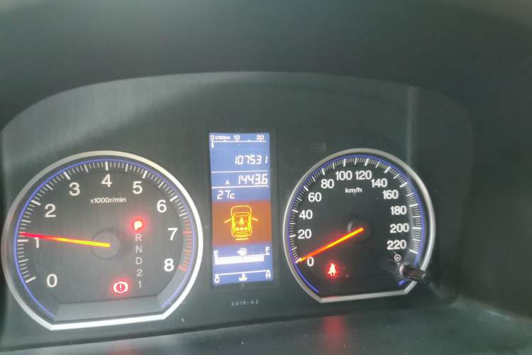 Used Honda CR-V 2010 2.0L automatic two-wheel drive urban version Odometer Close Up