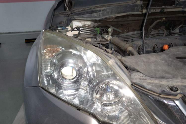 Used Honda CR-V 2010 2.0L automatic two-wheel drive urban version Right Front Headlight