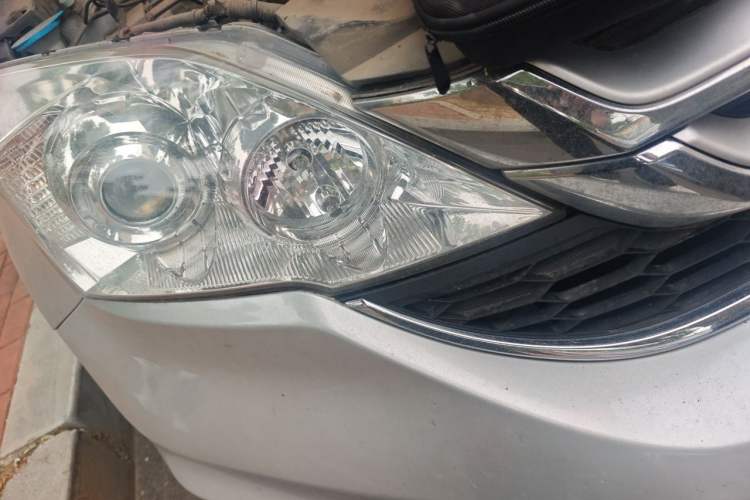 Used Honda CR-V 2010 2.0L automatic two-wheel drive urban version Right Front Headlight