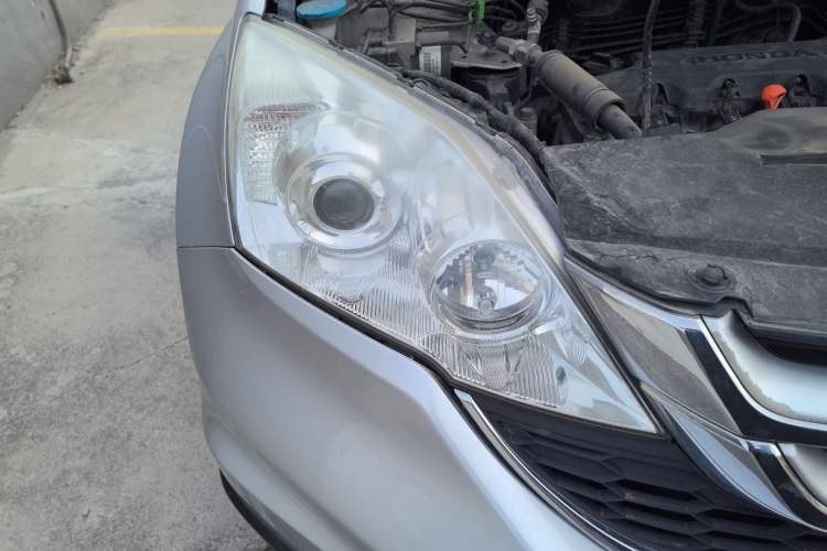 Used Honda CR-V 2010 2.0L Automatic Four-Wheel Drive Classic Edition Right Front Headlight