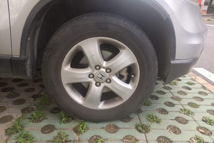 Used Honda CR-V 2010 2.0L manual two-wheel drive urban version Right Front Wheel Hub
