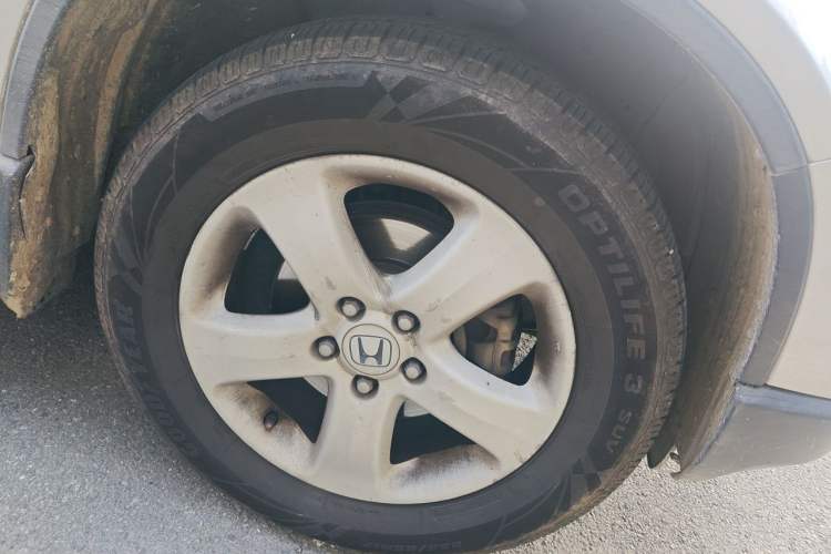 Used Honda CR-V 2010 2.0L automatic two-wheel drive urban version Right Front Wheel Hub
