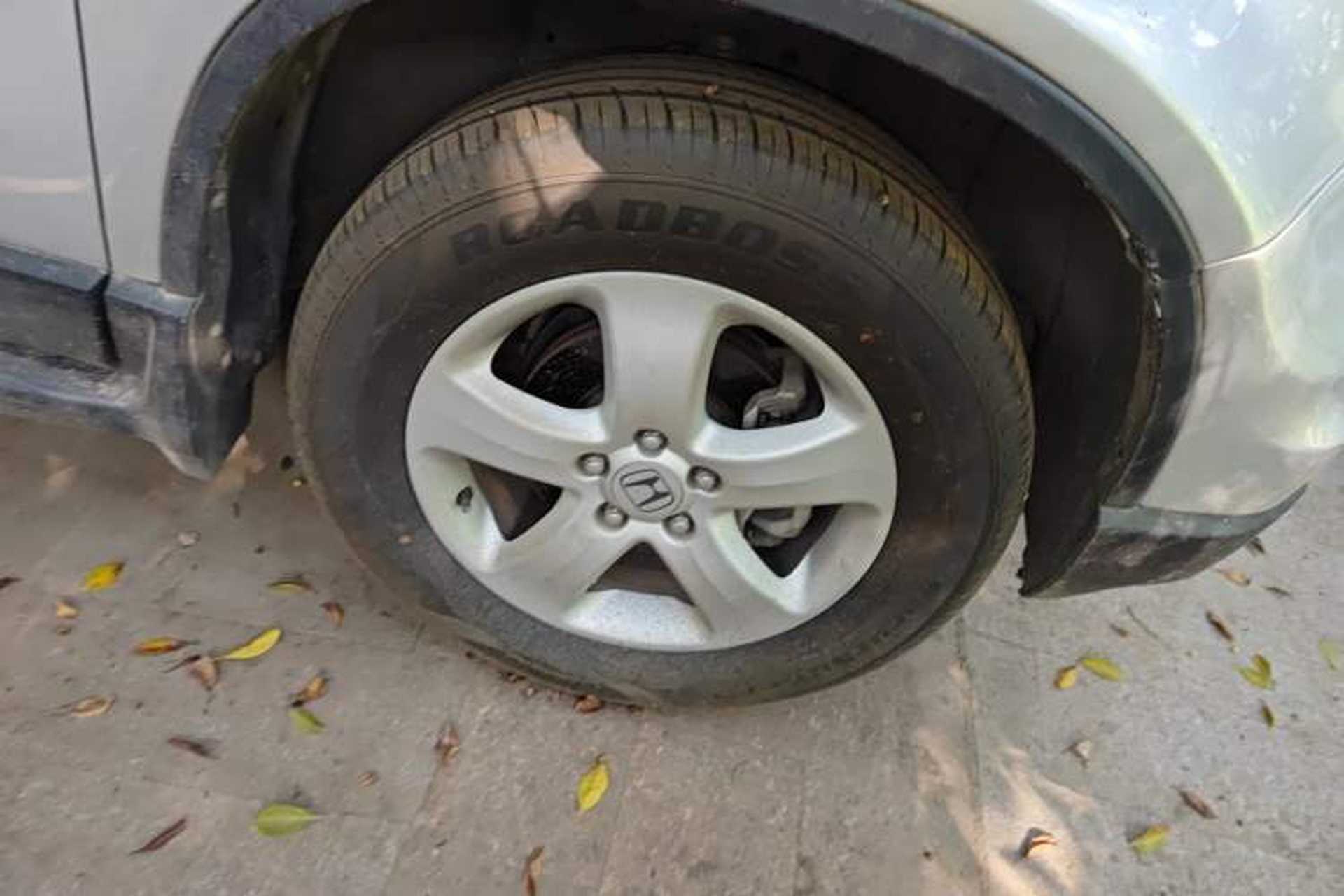 Used Honda CR-V 2010 2.0L automatic two-wheel drive urban version Right Front Wheel Hub