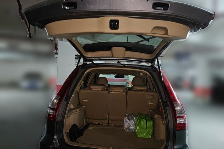 Used Honda CR-V 2010 2.4L automatic four-wheel drive luxury version Trunk