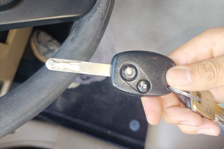 Used Honda CR-V 2010 2.0L automatic two-wheel drive urban version Vehicle Key