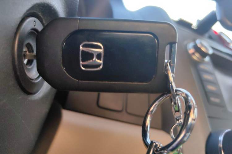 Used Honda CR-V 2010 2.4L Automatic Four-Wheel Drive Prestige Edition Vehicle Key