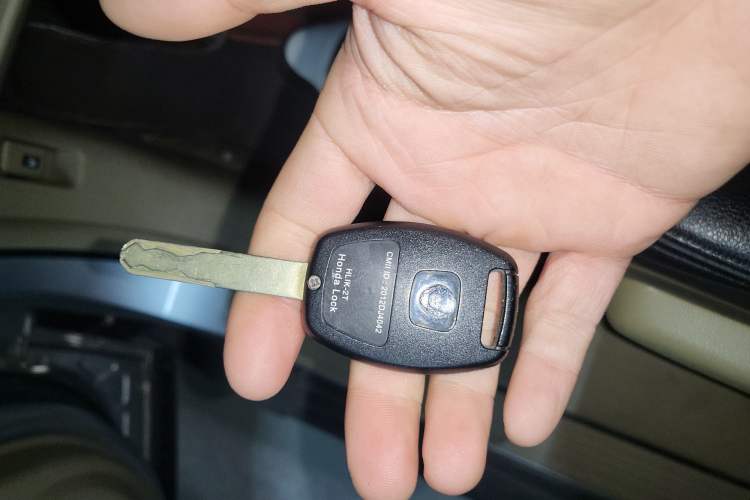 Used Honda CR-V 2010 2.0L automatic two-wheel drive urban version Vehicle Key