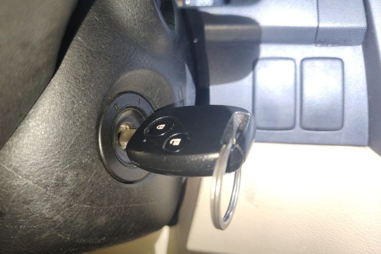 Used Honda CR-V 2010 2.0L automatic two-wheel drive urban version Vehicle Key