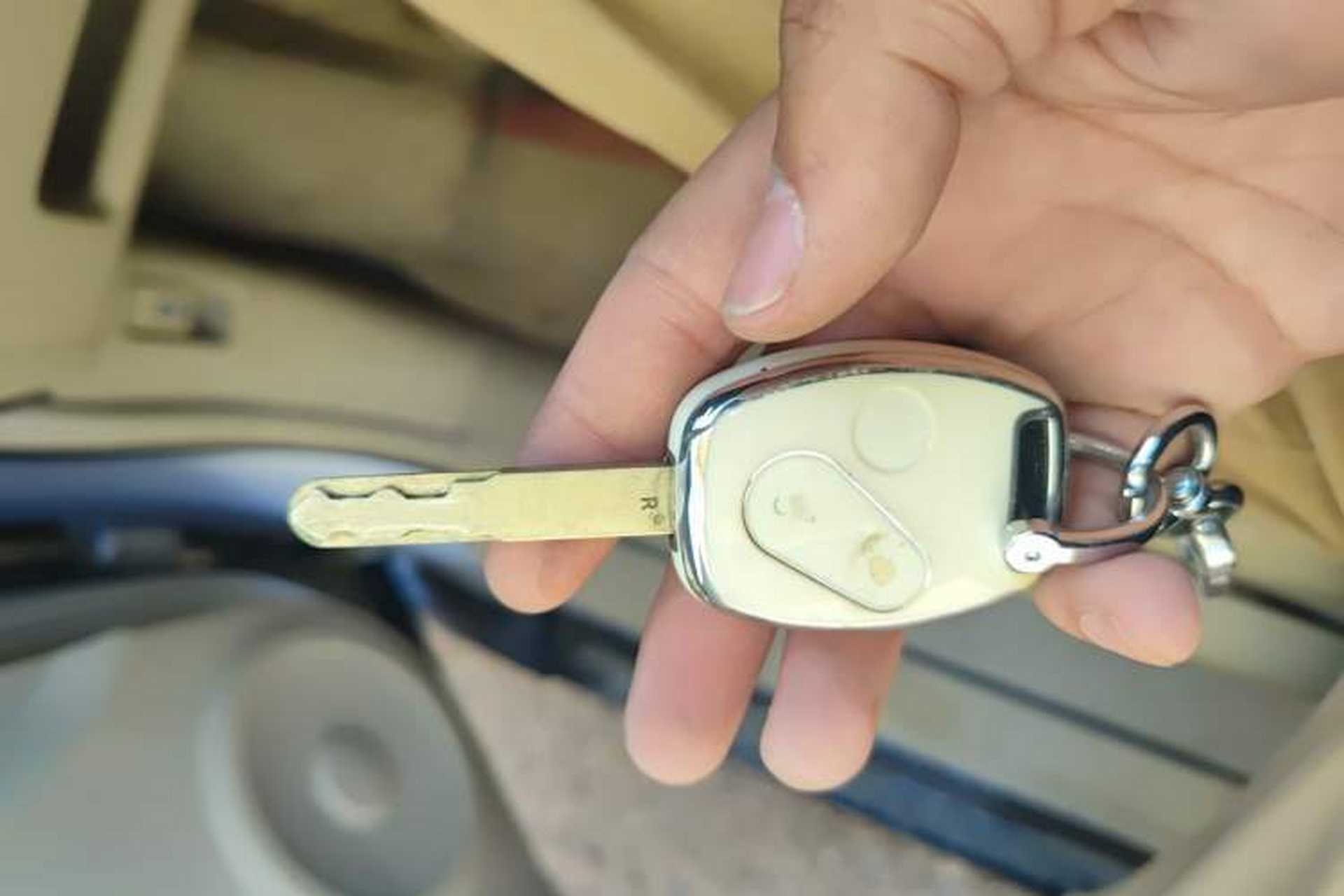 Used Honda CR-V 2010 2.0L Automatic Four-Wheel Drive Classic Edition Vehicle Key
