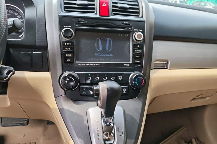 Used Honda CR-V 2010 2.0L automatic two-wheel drive urban version Audio And AC Panel