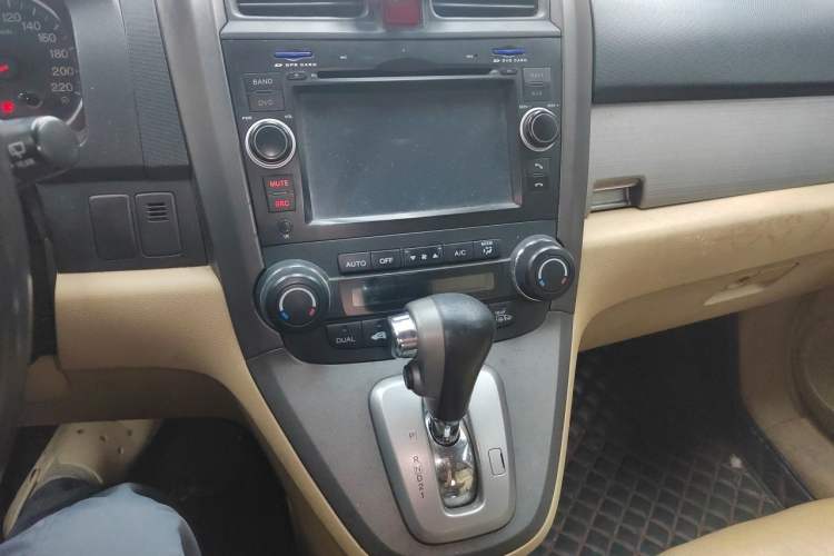 Used Honda CR-V 2010 2.4L automatic four-wheel drive luxury version Audio And AC Panel