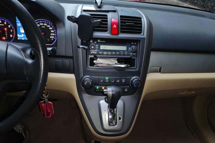 Used Honda CR-V 2010 2.0L automatic two-wheel drive urban version Audio And AC Panel
