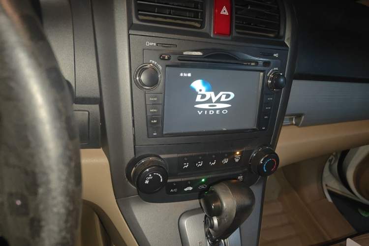 Used Honda CR-V 2010 2.0L automatic two-wheel drive urban version Audio And AC Panel