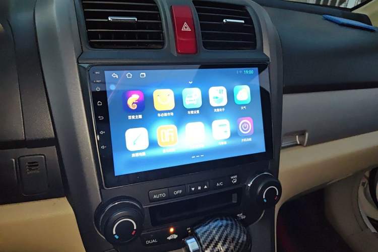Used Honda CR-V 2010 2.4L automatic four-wheel drive luxury version Audio And AC Panel