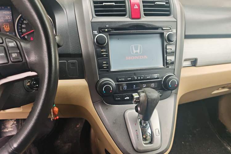 Used Honda CR-V 2010 2.4L automatic four-wheel drive luxury version Audio And AC Panel