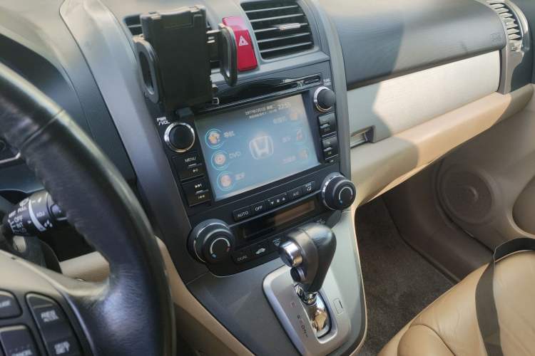 Used Honda CR-V 2010 2.4L automatic four-wheel drive luxury version Audio And AC Panel
