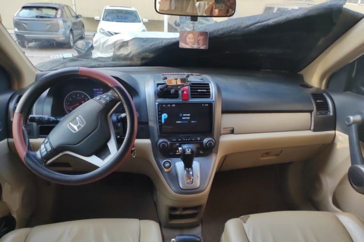 Used Honda CR-V 2010 2.4L automatic four-wheel drive luxury version Center Console