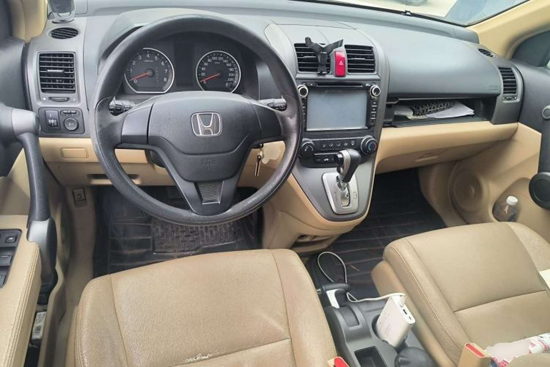 Used Honda CR-V 2010 2.0L automatic two-wheel drive urban version Center Console