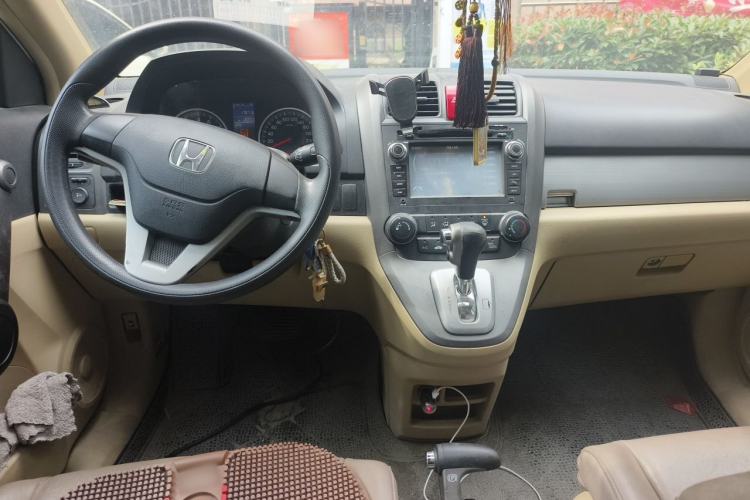 Used Honda CR-V 2010 2.0L Automatic Four-Wheel Drive Classic Edition Center Console