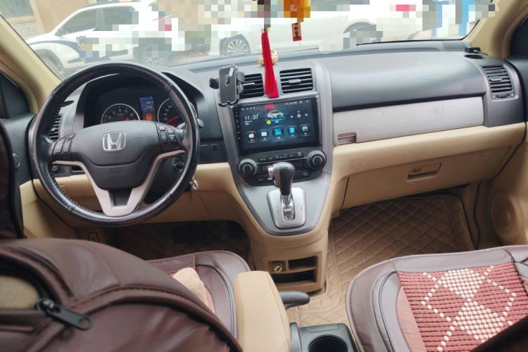 Used Honda CR-V 2010 2.4L automatic four-wheel drive luxury version Center Console
