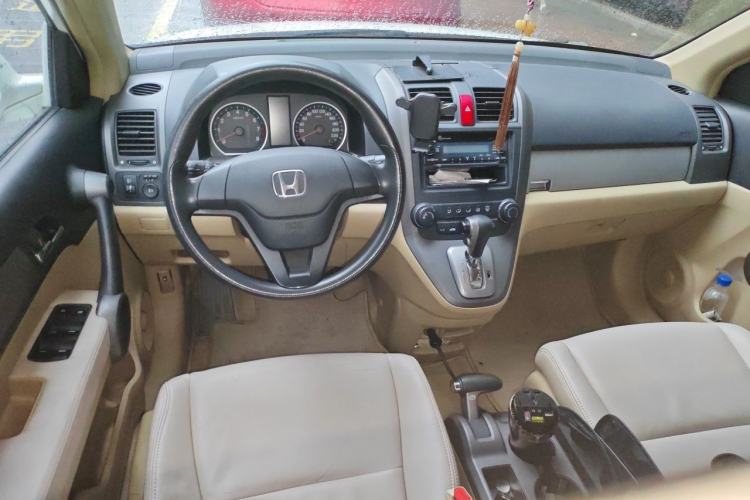 Used Honda CR-V 2010 2.0L automatic two-wheel drive urban version Center Console