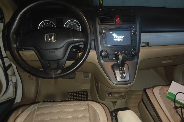 Used Honda CR-V 2010 2.0L automatic two-wheel drive urban version Center Console