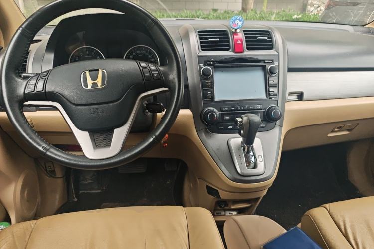 Used Honda CR-V 2010 2.4L automatic four-wheel drive luxury version Center Console