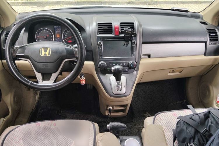 Used Honda CR-V 2010 2.0L Automatic Four-Wheel Drive Classic Edition Center Console