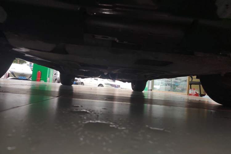 Used Honda CR-V 2010 2.4L automatic four-wheel drive luxury version Chassis Front