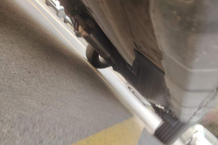 Used Honda CR-V 2010 2.0L automatic two-wheel drive urban version Chassis Front Left