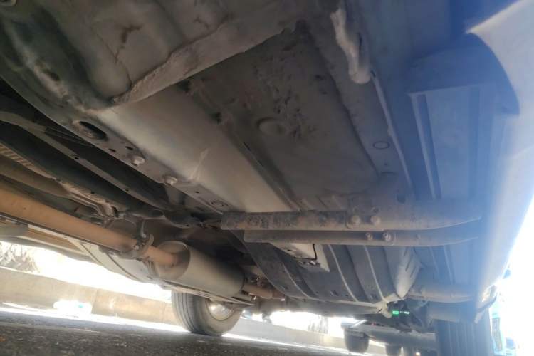Used Honda CR-V 2010 2.0L automatic two-wheel drive urban version Chassis Front Left