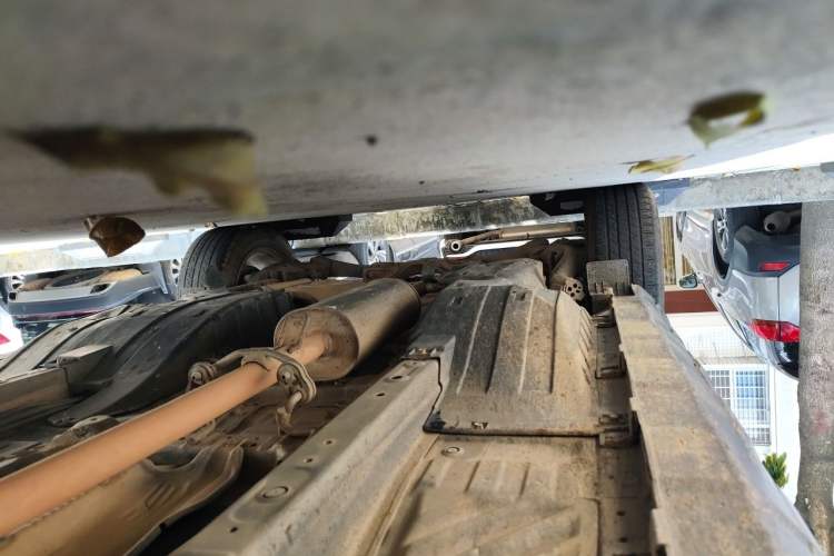 Used Honda CR-V 2010 2.0L automatic two-wheel drive urban version Chassis Front Right