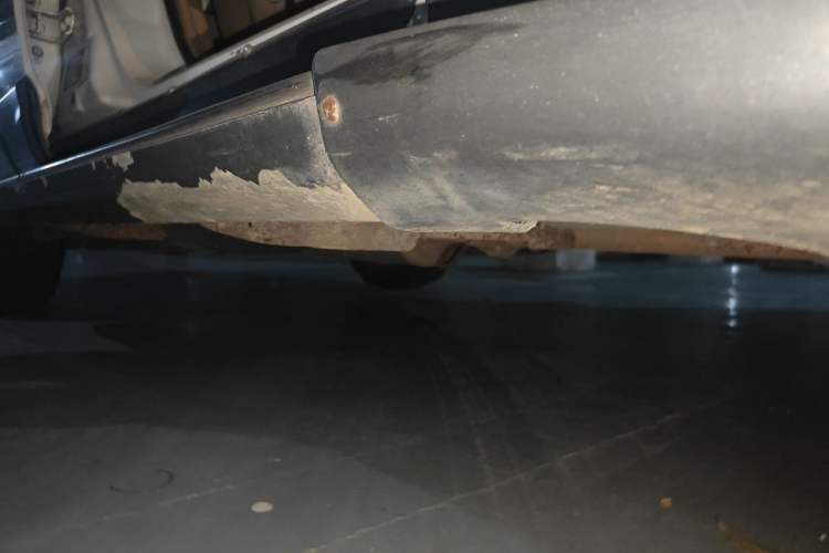 Used Honda CR-V 2010 2.0L automatic two-wheel drive urban version Chassis Front Right