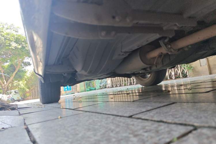 Used Honda CR-V 2010 2.0L automatic two-wheel drive urban version Chassis Front Right