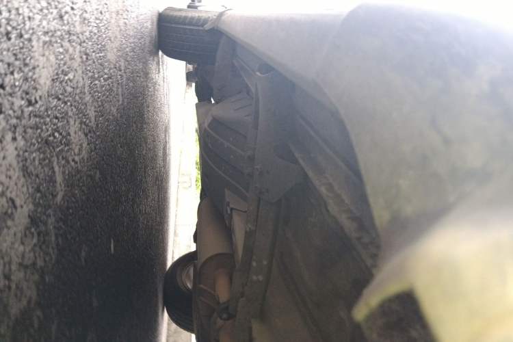 Used Honda CR-V 2010 2.0L automatic two-wheel drive urban version Chassis Front Right