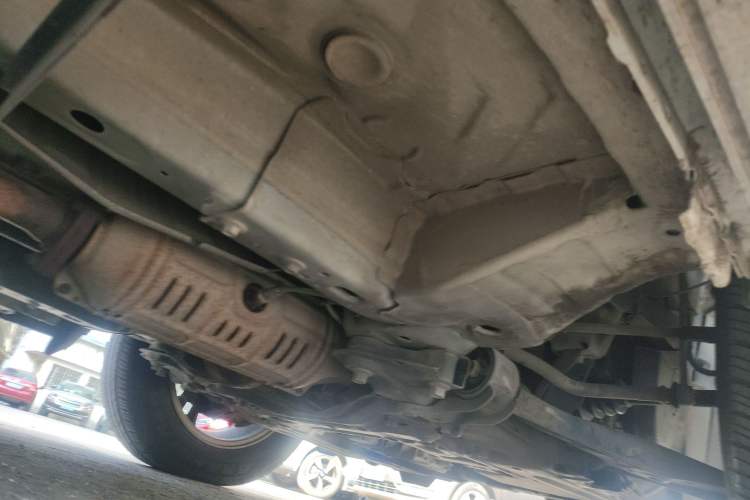 Used Honda CR-V 2010 2.4L automatic four-wheel drive luxury version Chassis Front Right