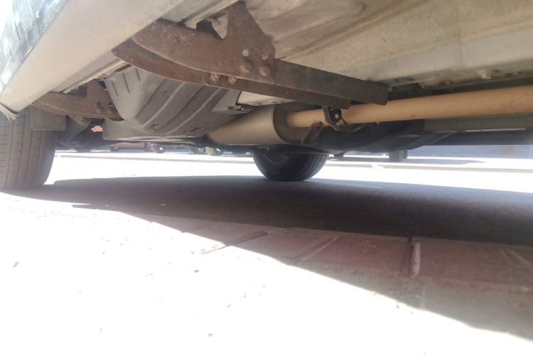 Used Honda CR-V 2010 2.0L automatic two-wheel drive urban version Chassis Front Right