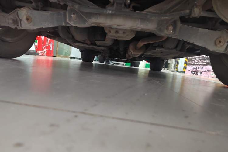 Used Honda CR-V 2010 2.4L automatic four-wheel drive luxury version Chassis Rear