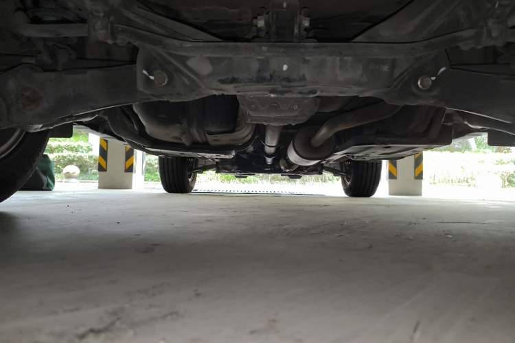 Used Honda CR-V 2010 2.4L automatic four-wheel drive luxury version Chassis Rear
