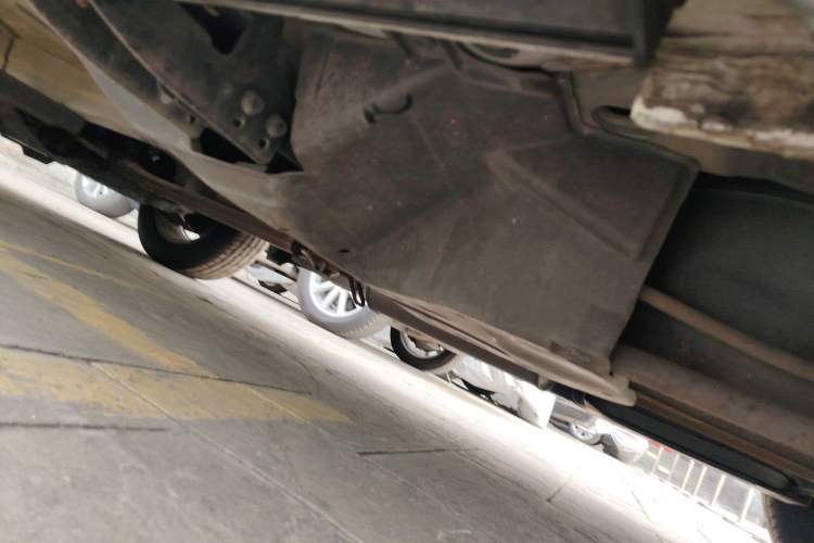 Used Honda CR-V 2010 2.0L automatic two-wheel drive urban version Chassis Rear Left