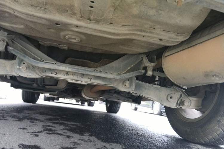 Used Honda CR-V 2010 2.0L automatic two-wheel drive urban version Chassis Rear
